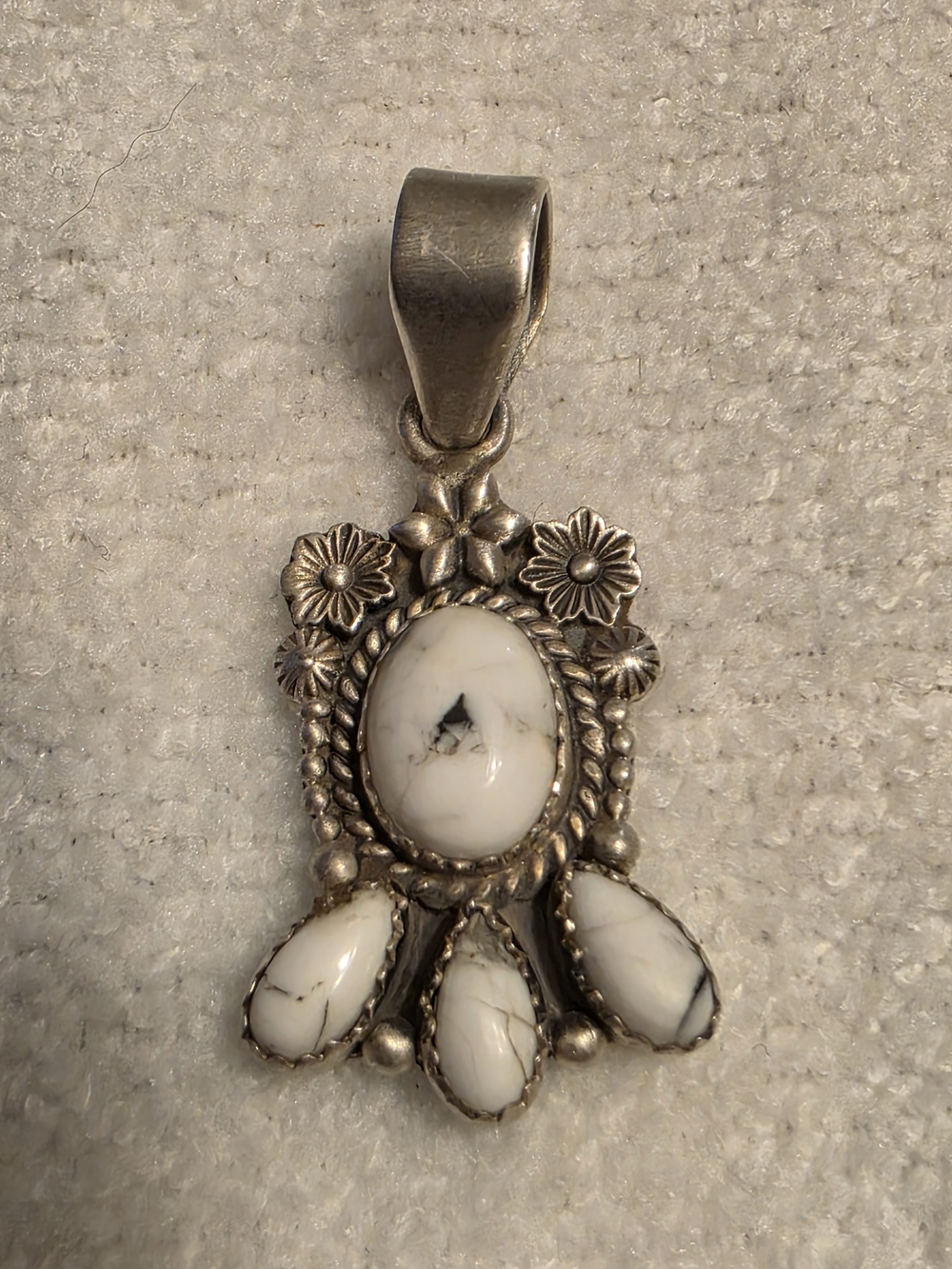 Vintage Navajo Native Sterling Silver White Buffalo Blossom Pendant 4 Stones